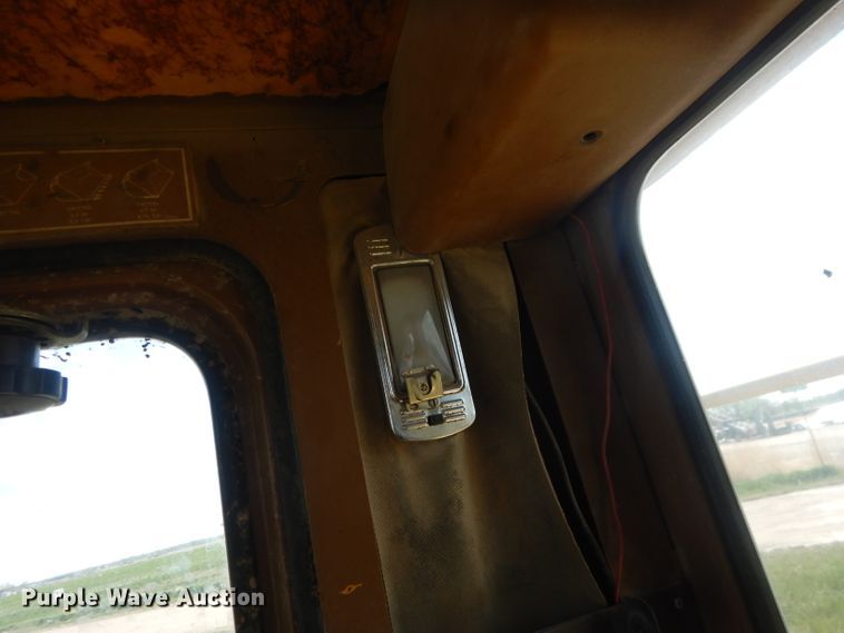 image for item FI9065 1986 Caterpillar 966D  wheel loader