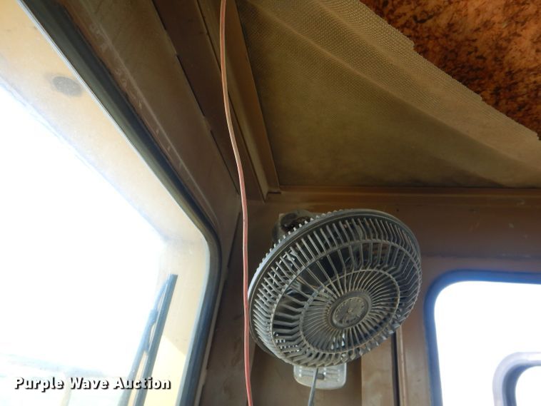 image for item FI9065 1986 Caterpillar 966D  wheel loader