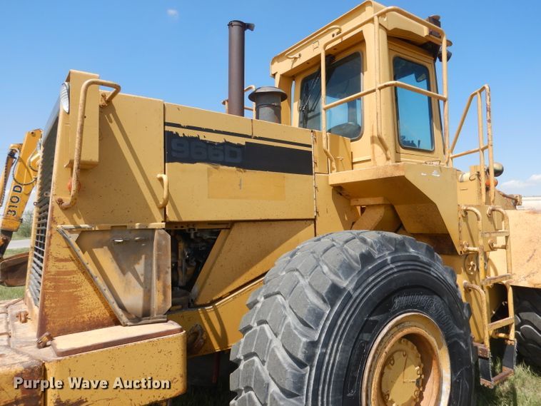 image for item FI9065 1986 Caterpillar 966D  wheel loader