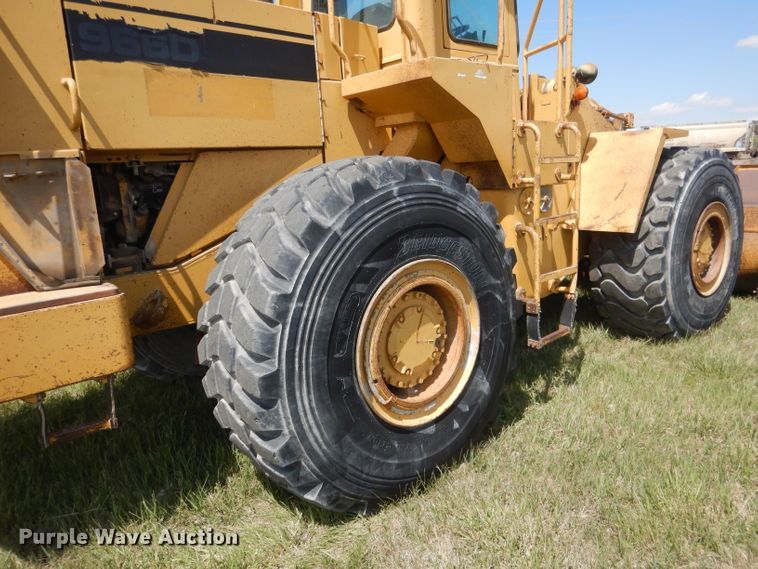 image for item FI9065 1986 Caterpillar 966D  wheel loader