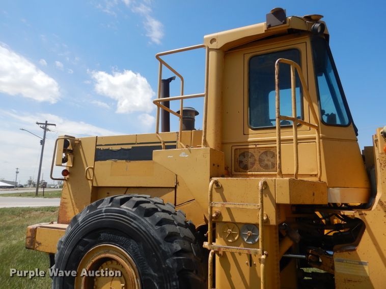 image for item FI9065 1986 Caterpillar 966D  wheel loader