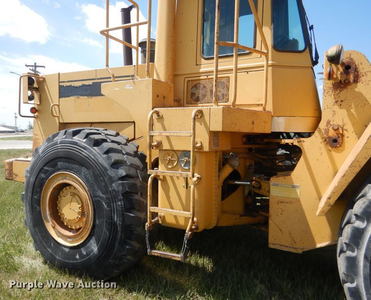 image for item FI9065 1986 Caterpillar 966D  wheel loader