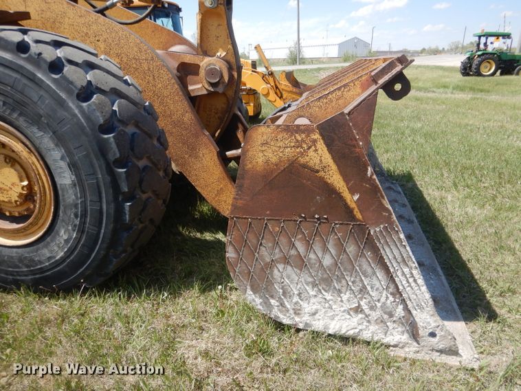 image for item FI9065 1986 Caterpillar 966D  wheel loader