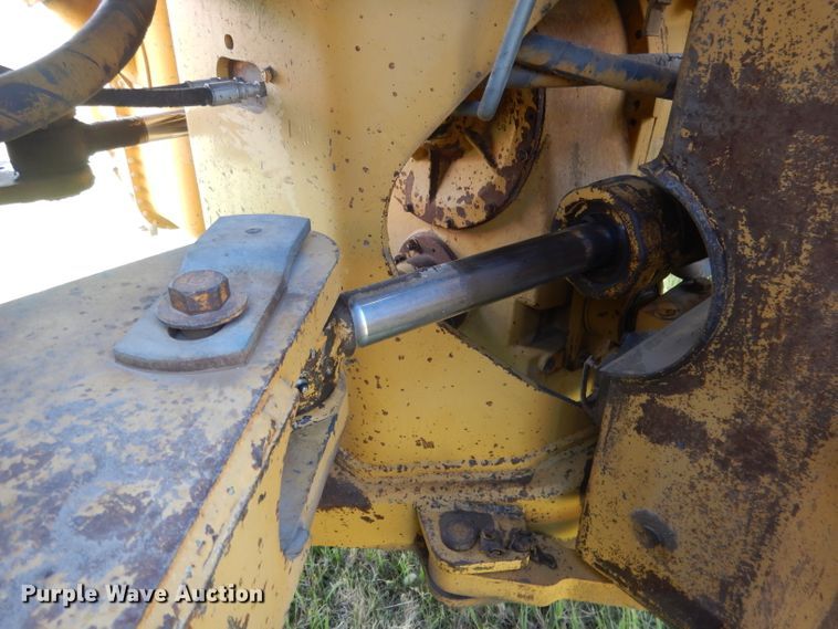 image for item FI9065 1986 Caterpillar 966D  wheel loader
