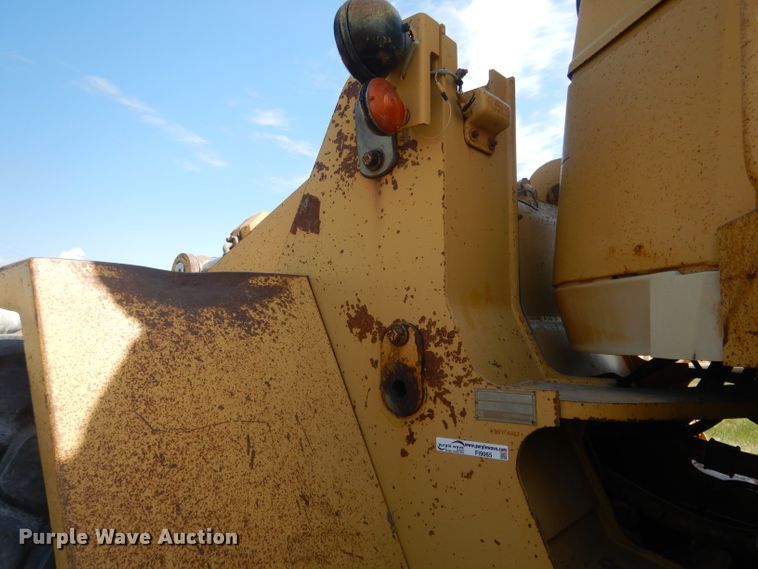 image for item FI9065 1986 Caterpillar 966D  wheel loader