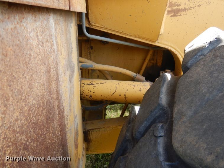 image for item FI9065 1986 Caterpillar 966D  wheel loader