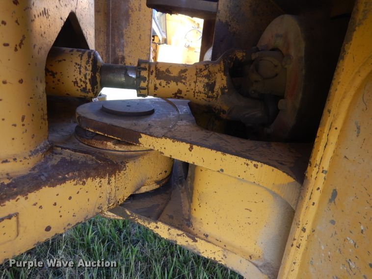 image for item FI9065 1986 Caterpillar 966D  wheel loader