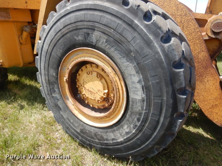 image for item FI9065 1986 Caterpillar 966D  wheel loader
