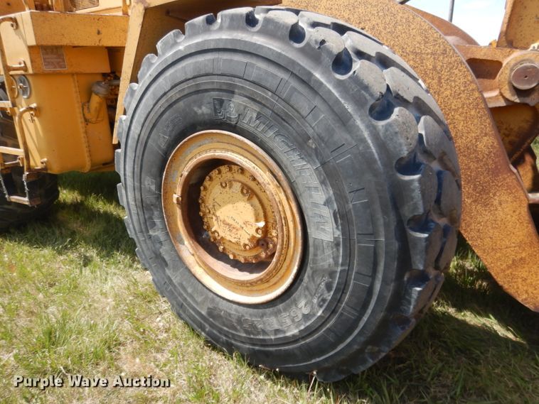 image for item FI9065 1986 Caterpillar 966D  wheel loader