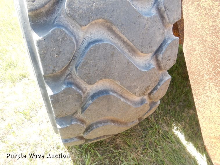 image for item FI9065 1986 Caterpillar 966D  wheel loader