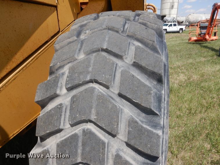 image for item FI9065 1986 Caterpillar 966D  wheel loader