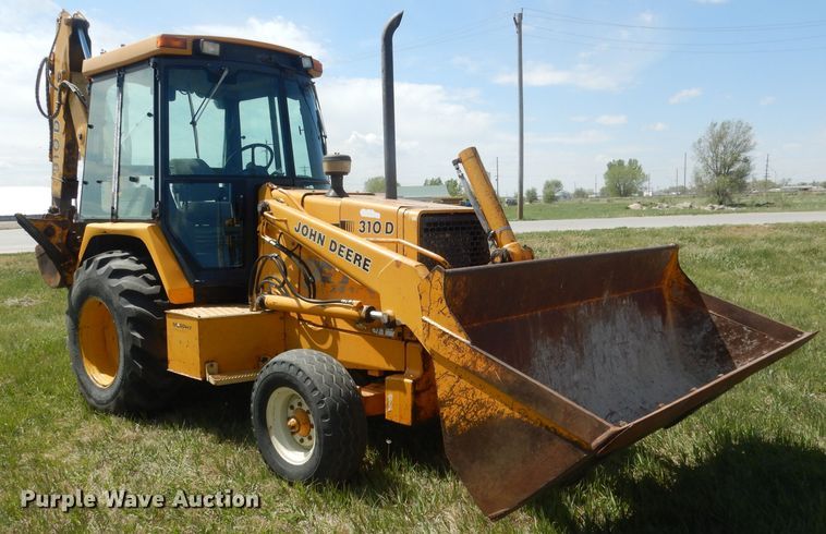 image for item FI9066 1991 John Deere 310D  backhoe