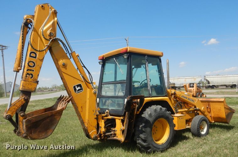 image for item FI9066 1991 John Deere 310D  backhoe