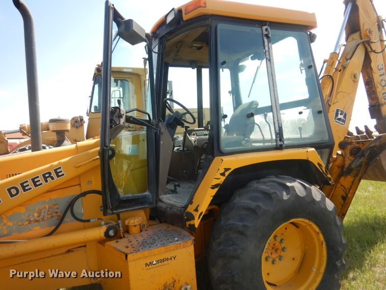 image for item FI9066 1991 John Deere 310D  backhoe