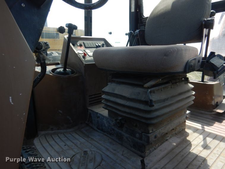 image for item FI9066 1991 John Deere 310D  backhoe