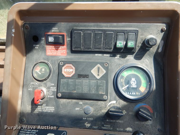 image for item FI9066 1991 John Deere 310D  backhoe