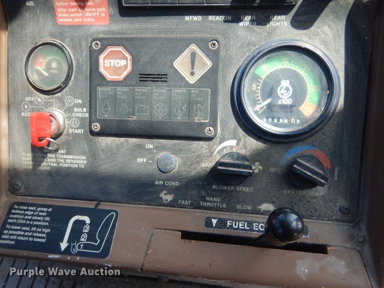 image for item FI9066 1991 John Deere 310D  backhoe