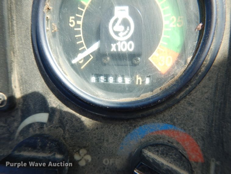 image for item FI9066 1991 John Deere 310D  backhoe