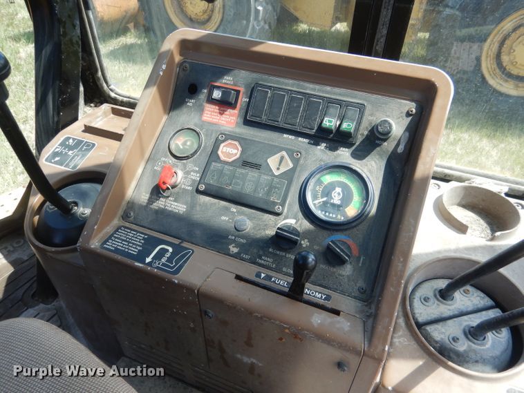 image for item FI9066 1991 John Deere 310D  backhoe