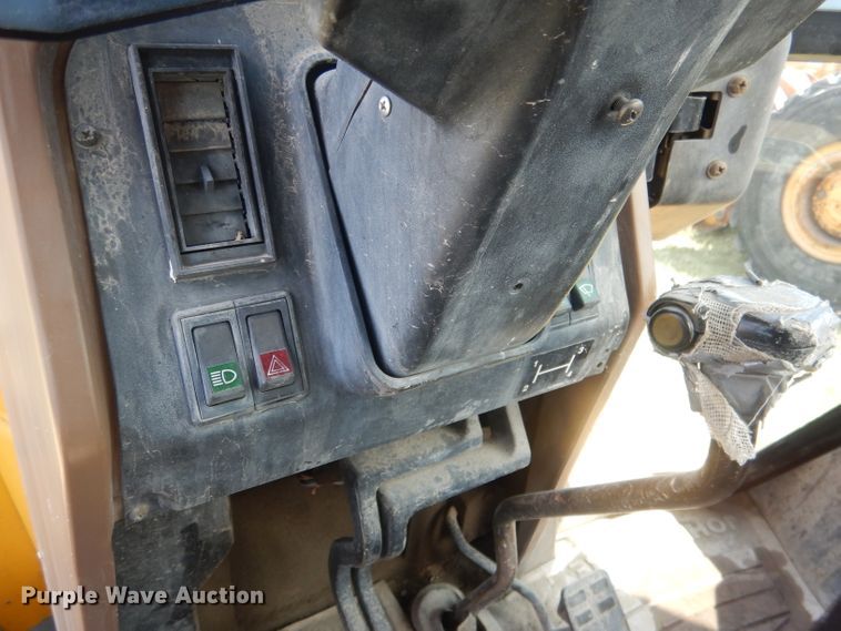 image for item FI9066 1991 John Deere 310D  backhoe