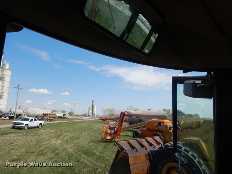 image for item FI9066 1991 John Deere 310D  backhoe