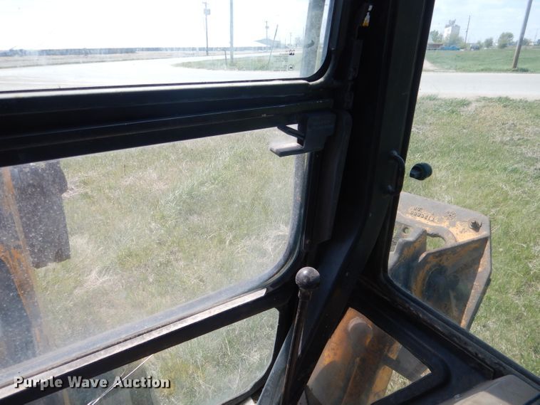 image for item FI9066 1991 John Deere 310D  backhoe