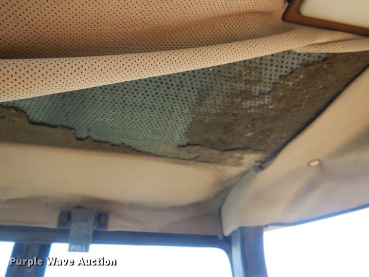 image for item FI9066 1991 John Deere 310D  backhoe