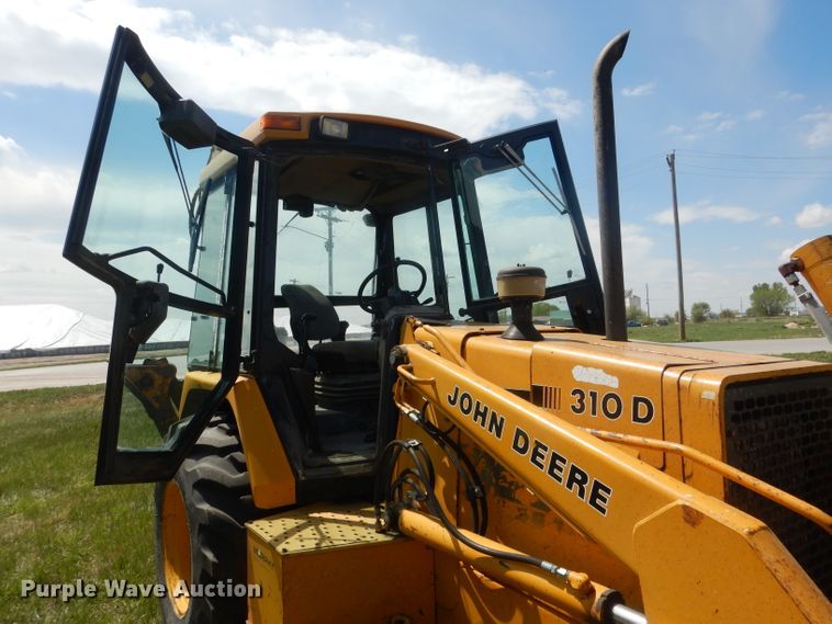 image for item FI9066 1991 John Deere 310D  backhoe