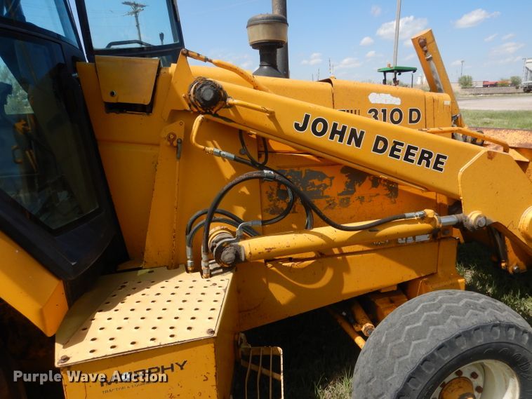 image for item FI9066 1991 John Deere 310D  backhoe