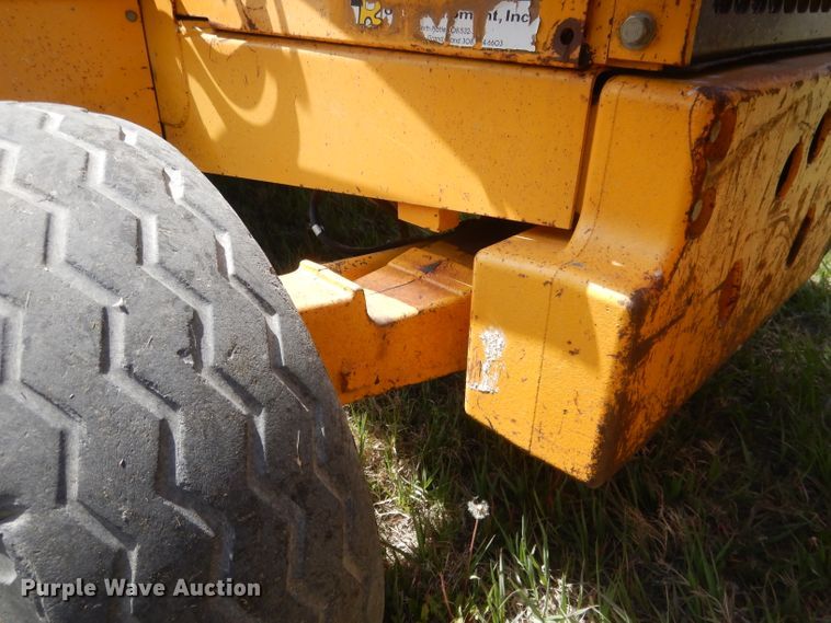 image for item FI9066 1991 John Deere 310D  backhoe