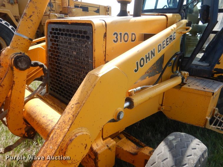 image for item FI9066 1991 John Deere 310D  backhoe