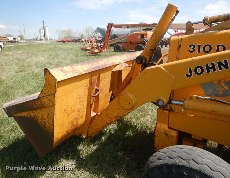 image for item FI9066 1991 John Deere 310D  backhoe