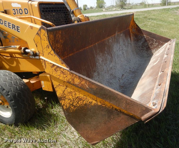 image for item FI9066 1991 John Deere 310D  backhoe