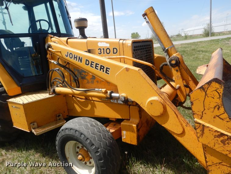image for item FI9066 1991 John Deere 310D  backhoe