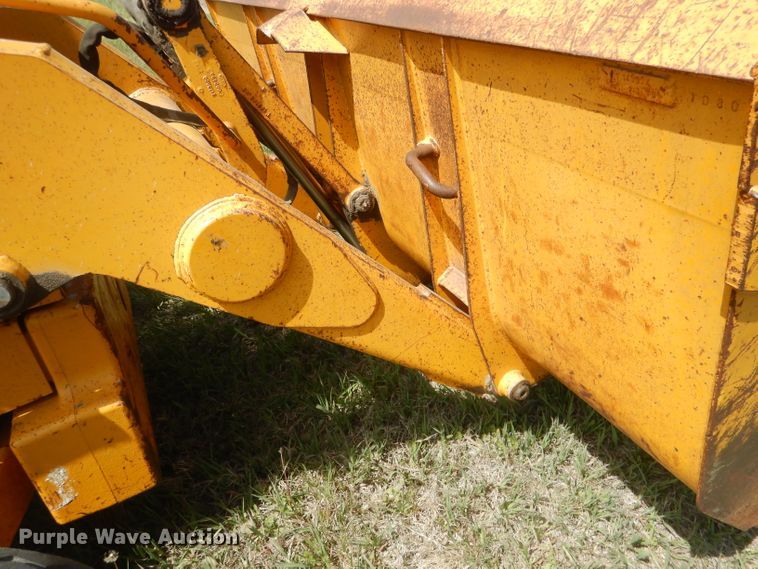 image for item FI9066 1991 John Deere 310D  backhoe