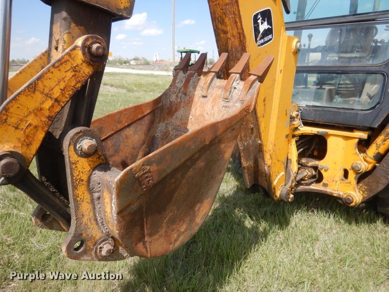 image for item FI9066 1991 John Deere 310D  backhoe