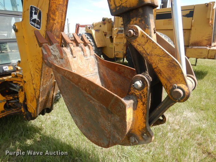 image for item FI9066 1991 John Deere 310D  backhoe