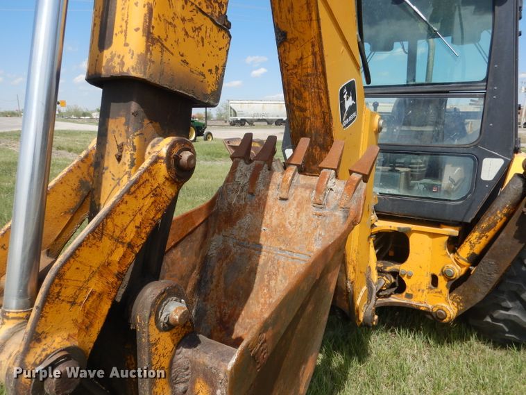 image for item FI9066 1991 John Deere 310D  backhoe