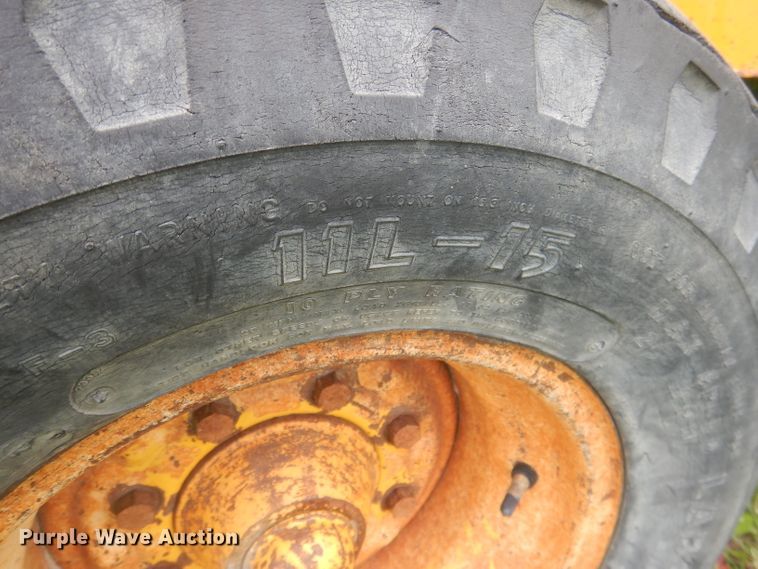 image for item FI9066 1991 John Deere 310D  backhoe