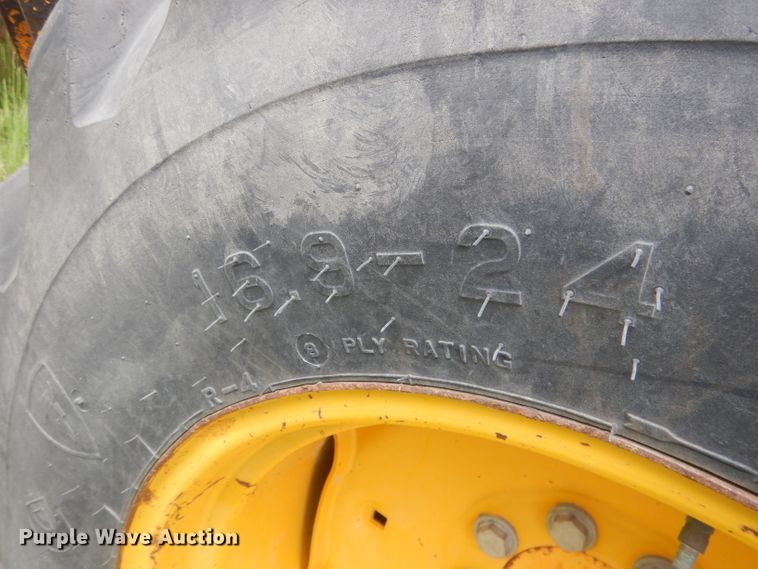 image for item FI9066 1991 John Deere 310D  backhoe