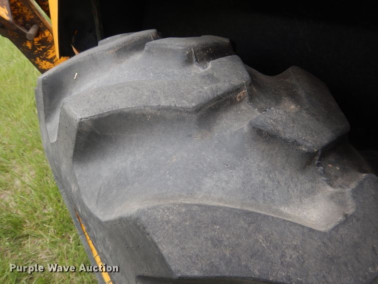 image for item FI9066 1991 John Deere 310D  backhoe