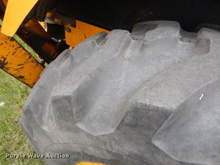 image for item FI9066 1991 John Deere 310D  backhoe