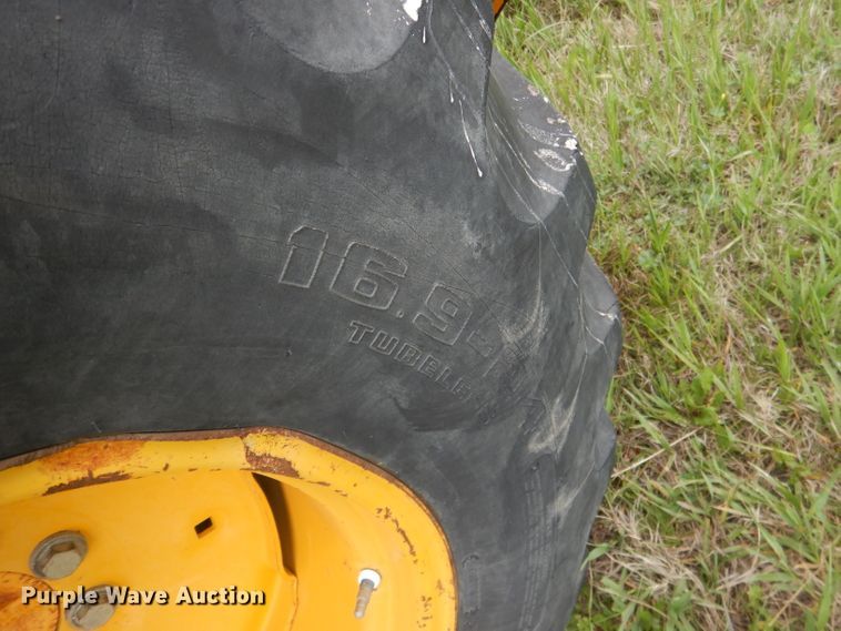 image for item FI9066 1991 John Deere 310D  backhoe