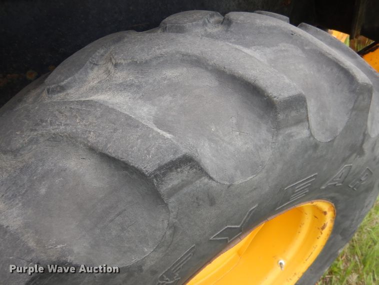 image for item FI9066 1991 John Deere 310D  backhoe