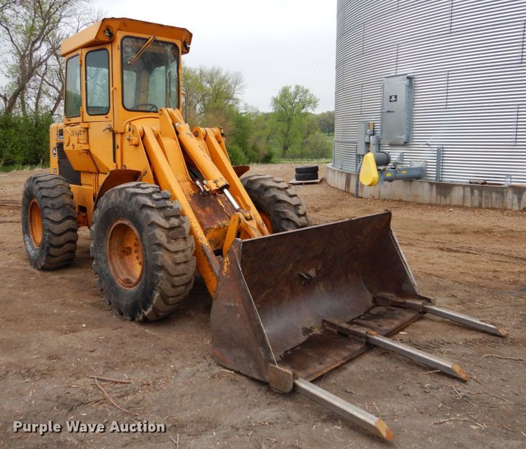 image for item FR9584 1979 John Deere JD444  wheel loader