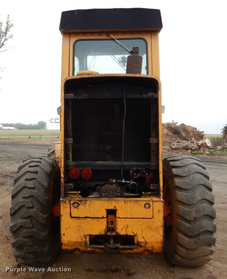 image for item FR9584 1979 John Deere JD444  wheel loader