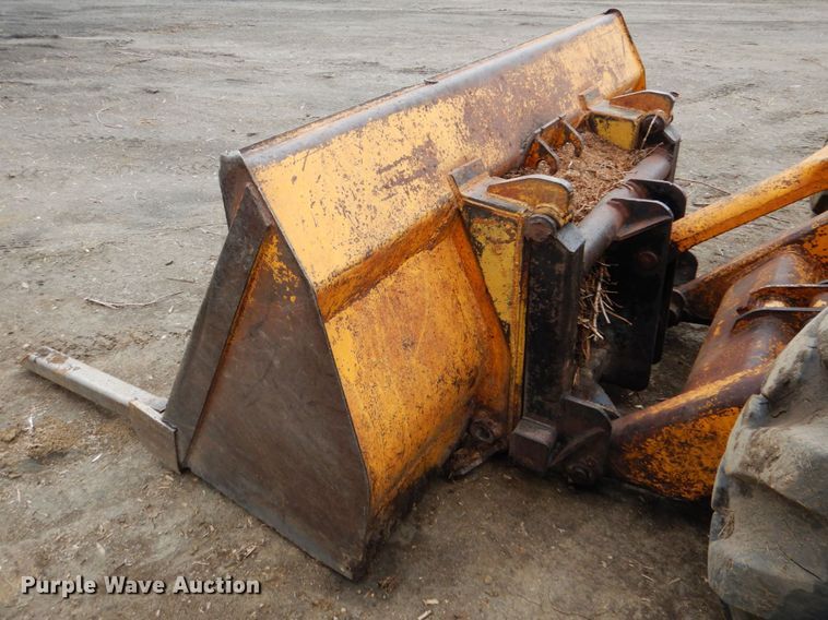 image for item FR9584 1979 John Deere JD444  wheel loader