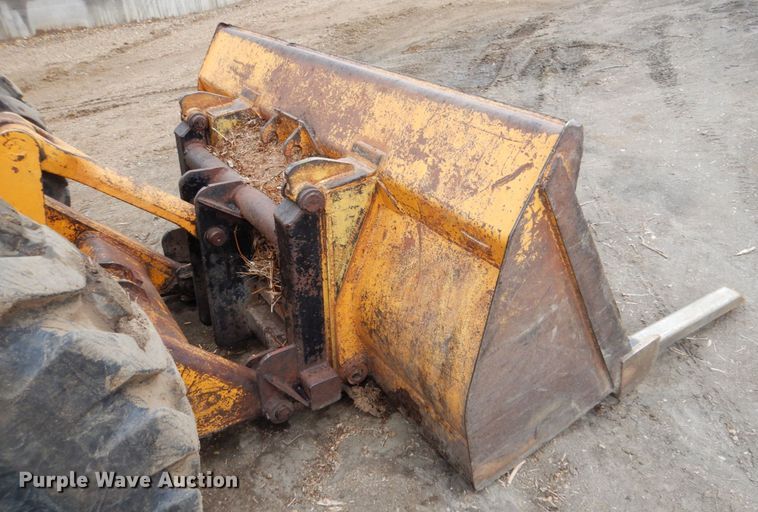 image for item FR9584 1979 John Deere JD444  wheel loader