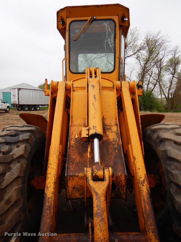 image for item FR9584 1979 John Deere JD444  wheel loader