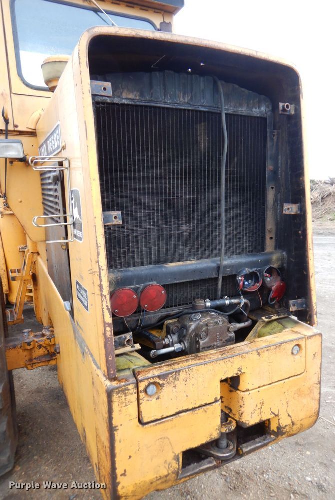 image for item FR9584 1979 John Deere JD444  wheel loader